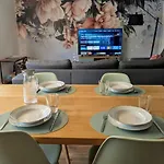 アパート Casita Im Tal - Entspannung Mit Terrasse, Garten Und Garage *
