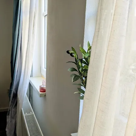 Casita Im Tal - Entspannung Mit Terrasse, Garten Und Garage דירה