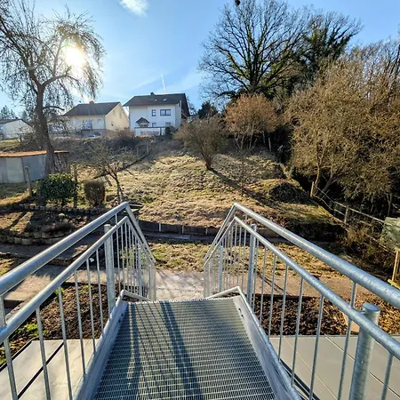Casita Im Tal - Entspannung Mit Terrasse, Garten Und Garage Daire