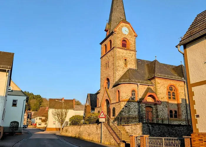 Casita Im Tal - Entspannung Mit Terrasse, Garten Und Garage