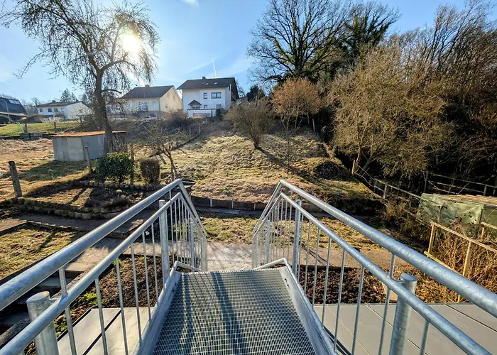 Casita Im Tal - Entspannung Mit Terrasse, Garten Und Garage Apartmán